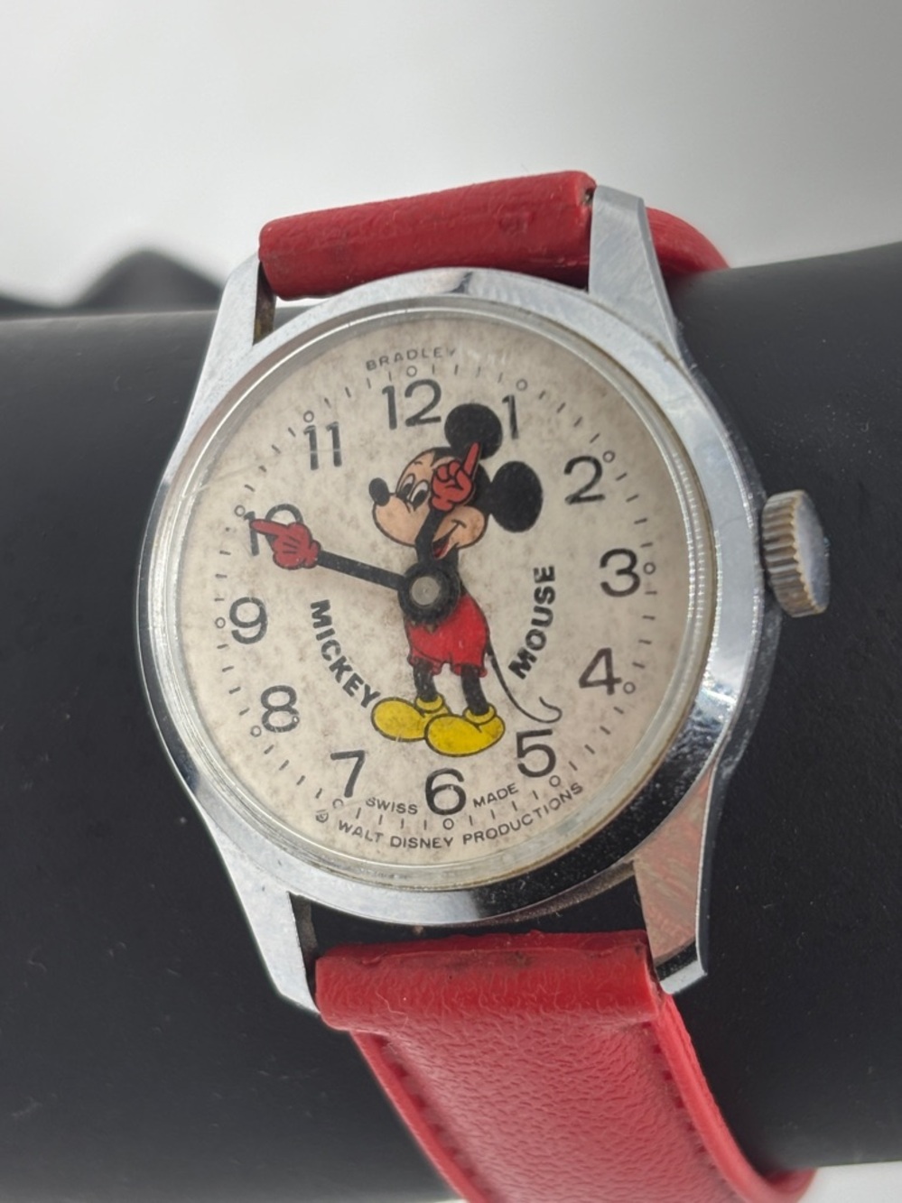 Vintage Bradley Red Mickey Mouse Watch - Picture 4 of 12